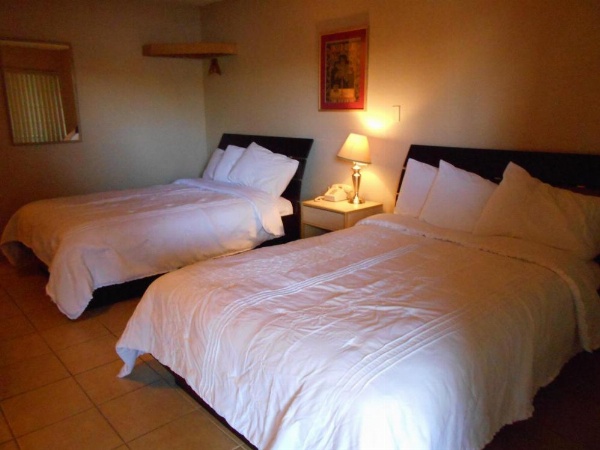 Victorian Inn image 32