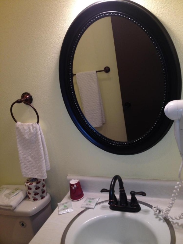 Victorian Inn image 35